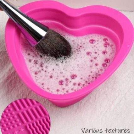 Cepillo Corazón Fucsia para Lavado de Brochas